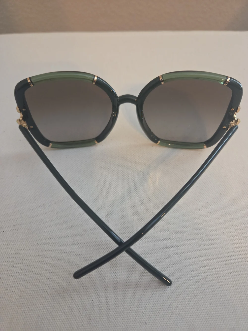 Tory Burch Green Oversized Square Sunglasses with Gold Hardware - Picture 2 of 3